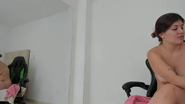 aida_rose_ webcam