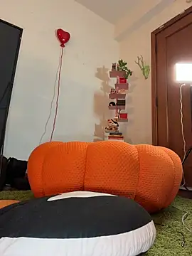 GennaJames webcam