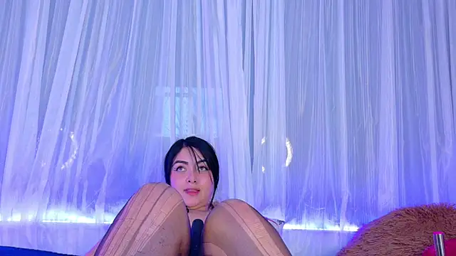 Victoria_J webcam