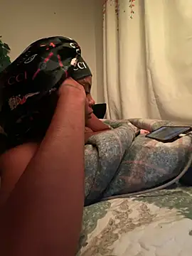 TheRealOshunQueen webcam