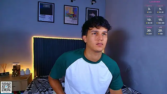 Leo_Savage_ webcam