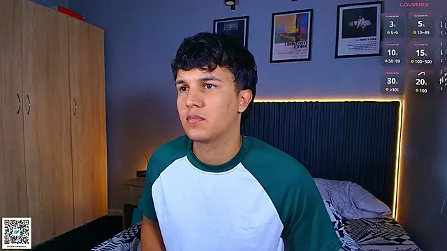 Leo_Savage_ webcam