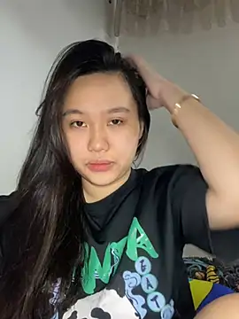 Almira6868 webcam