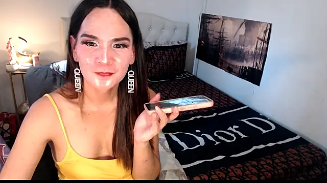 NinaDOM4CUM webcam