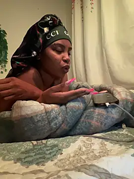 TheRealOshunQueen webcam