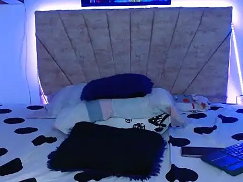Channell_brunnette webcam