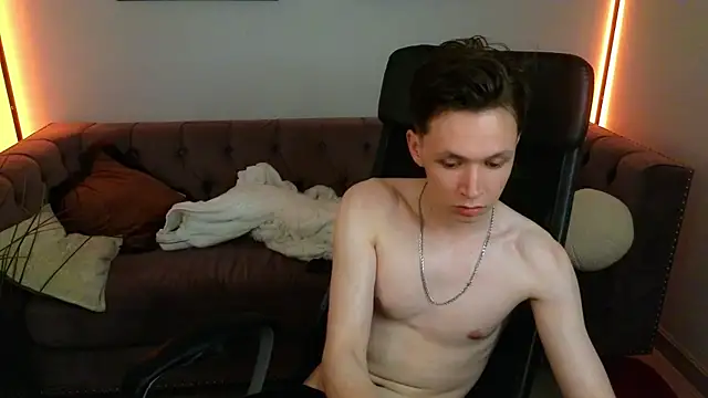 Meverik_Oushen webcam