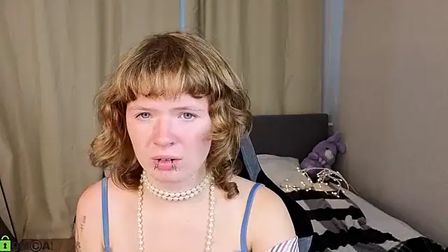 VioletDesiree webcam