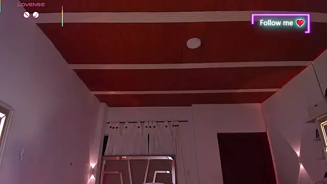 MiaLatina_ webcam