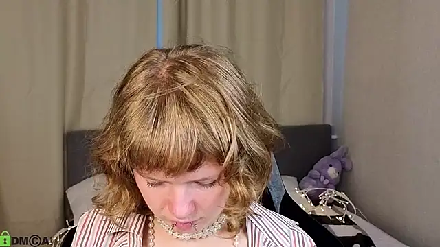 VioletDesiree webcam