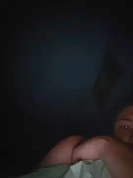 WadedGuzzling webcam