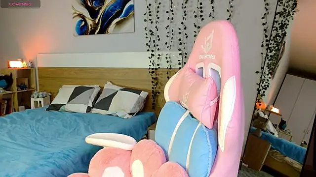 Maya_Campbell webcam