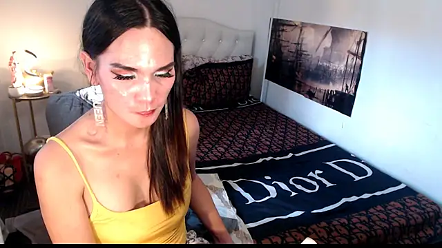 NinaDOM4CUM webcam