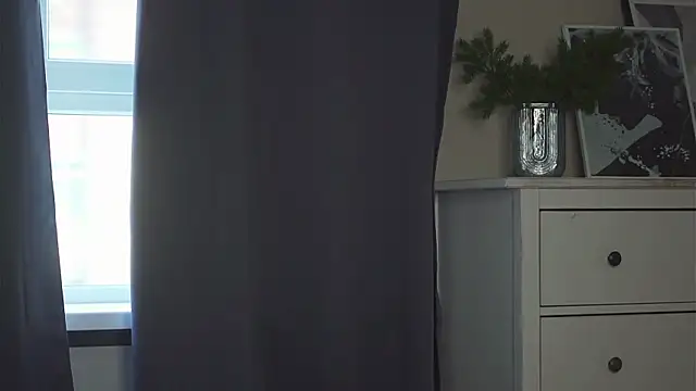 akumadadrive (F teen) - gentle slaps for my butt