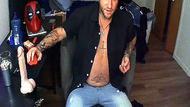 livingpuddle (Ask my age) - daddy needs $$$$$$
