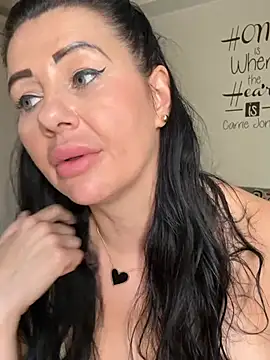 IRISWHITE17 live sex cam