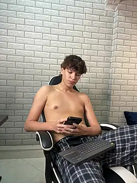 Nicola_hard webcam