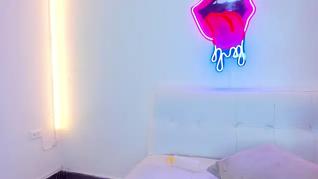 Litzy1_ webcam