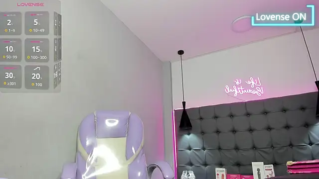 scarletcherry18 webcam