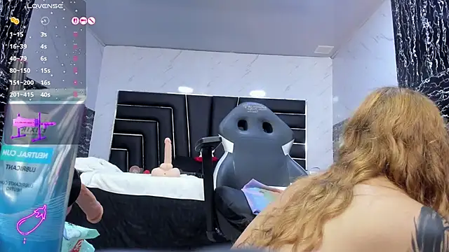 Ladyy_Scarlett webcam