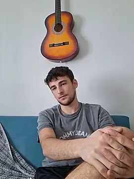 Yasinyasin7 live cam on StripChat