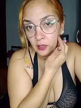kuramaqueen webcam