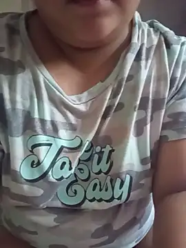Cutie_Lily02 live cam on StripChat
