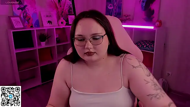Niki_Glow webcam