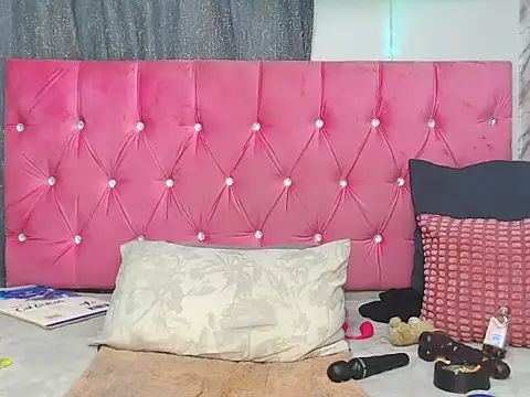 queen-chocolatexxx webcam