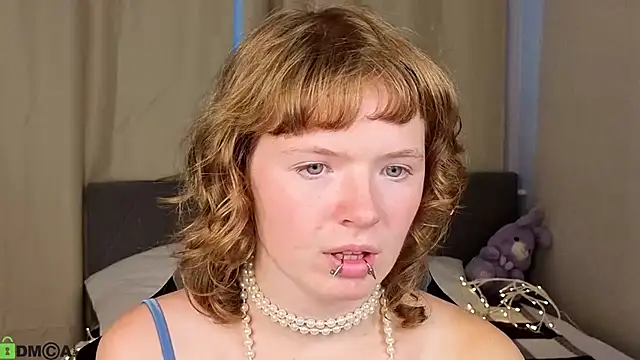 VioletDesiree webcam
