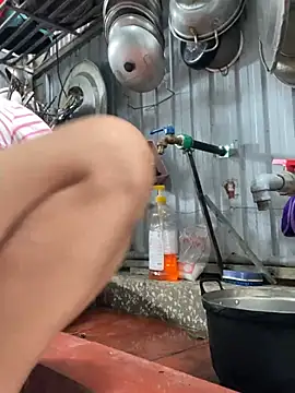 Linaannn live cam on StripChat