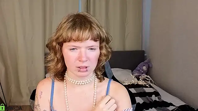 VioletDesiree live cam on StripChat