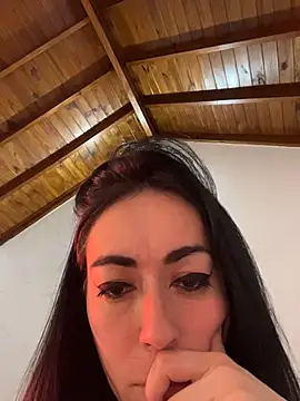 BrattyYanii webcam
