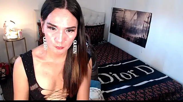 NinaDOM4CUM webcam