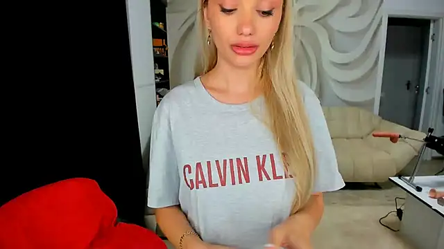 HaleySweet18 webcam
