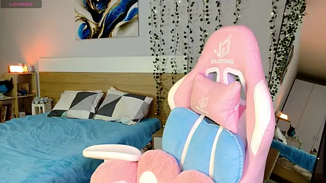 Maya_Campbell webcam