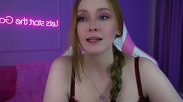 AgataFoxley live cam on StripChat