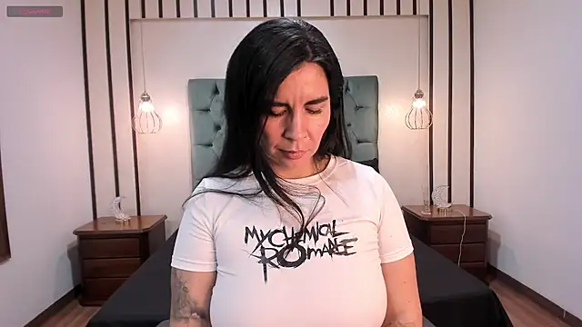 Hannah_Cross webcam