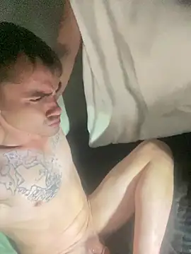 Spun_Clouds live cam on StripChat