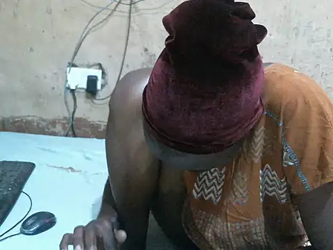 cute_naimah webcam
