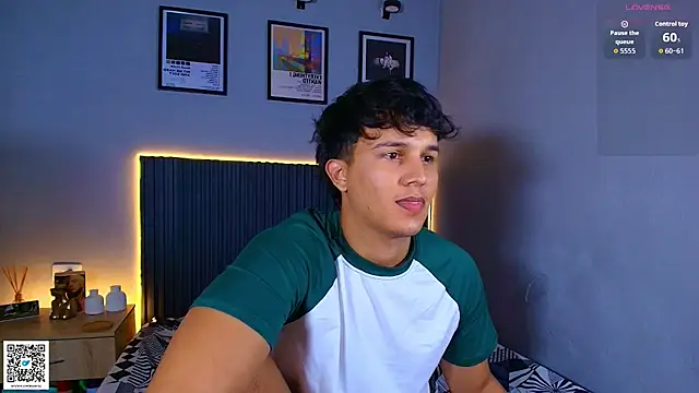 Leo_Savage_ webcam