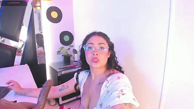 antonelllepiercee webcam