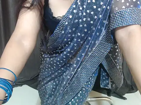 Kudi_Kiyara live cam on StripChat