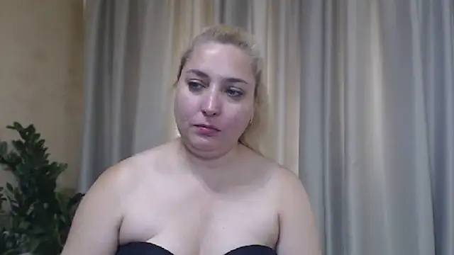 sweetpussy13 webcam