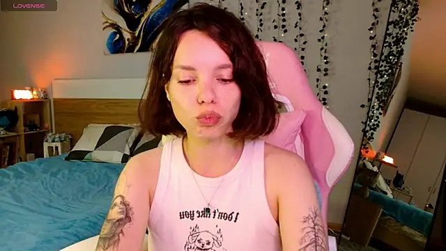 Maya_Campbell webcam