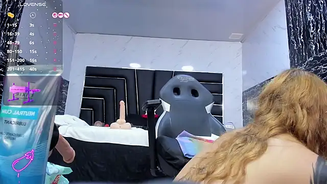 Ladyy_Scarlett webcam