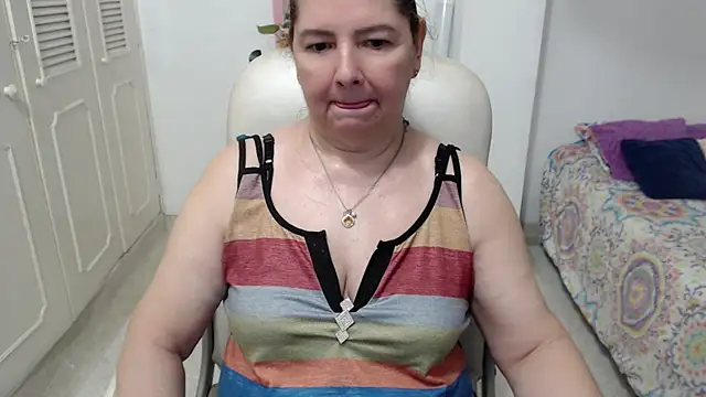 leonela_69 webcam