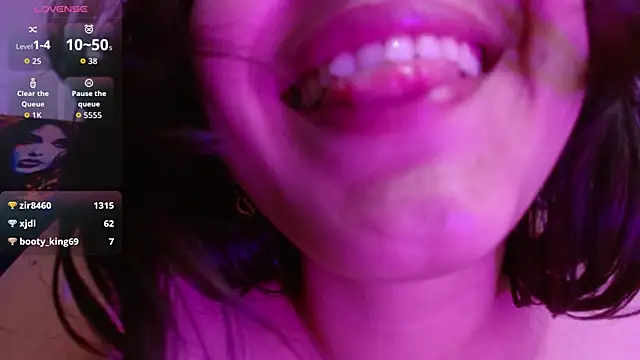 Lucy_wish1 live cam on StripChat