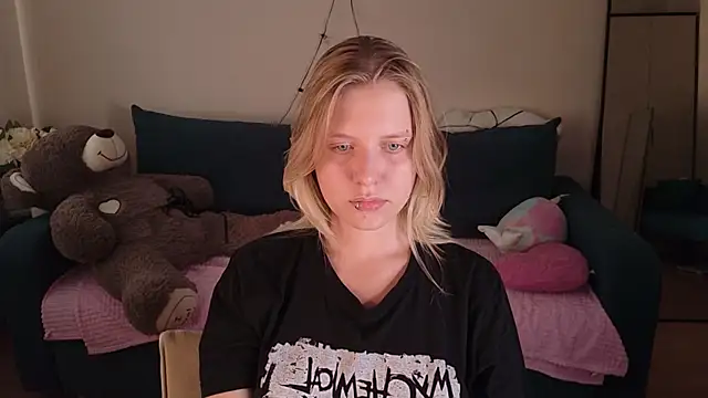 Viki_Charm webcam