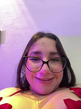 miakhalaf_ webcam
